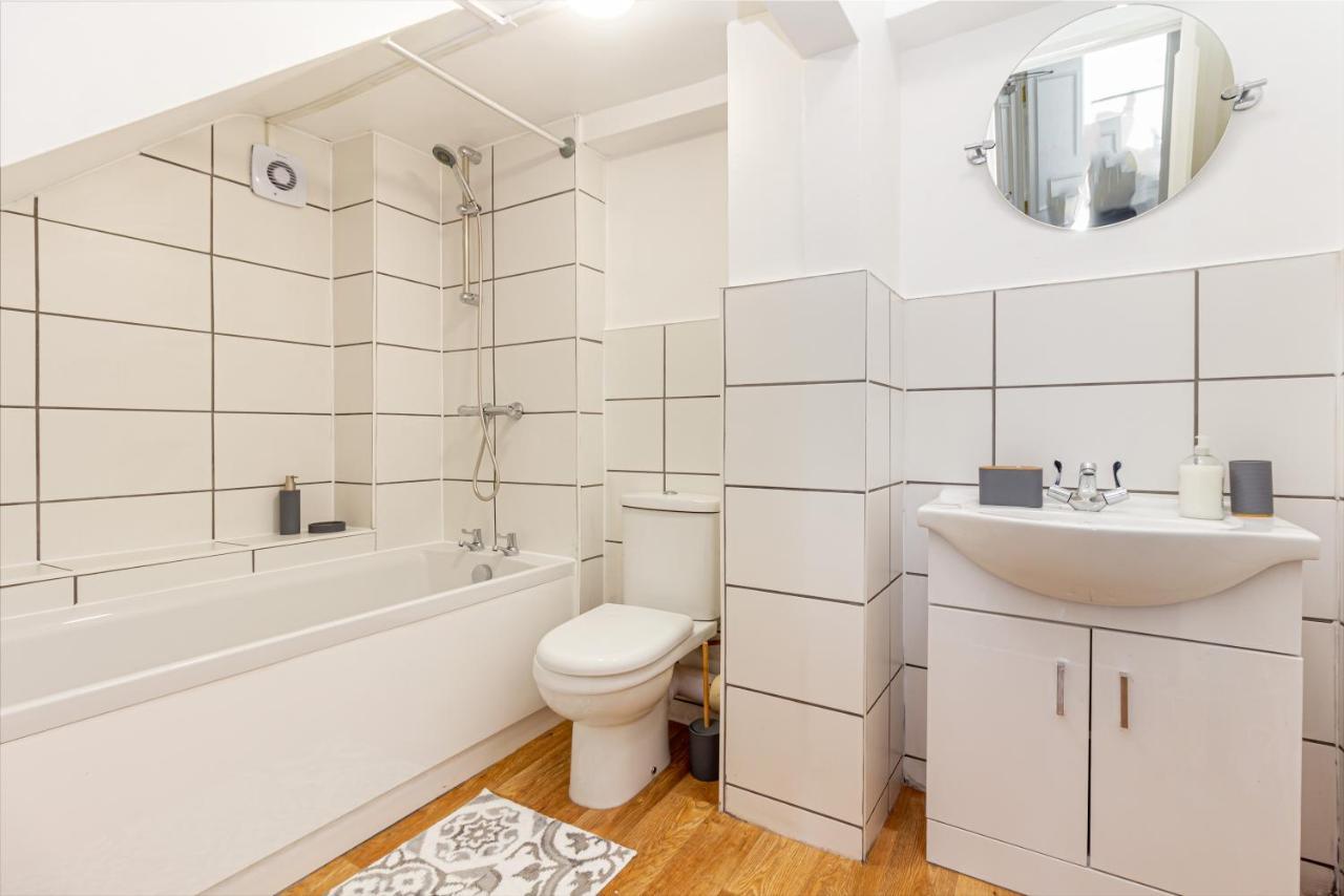 Host & Stay - Montpellier Villa Apartment Cheltenham Esterno foto